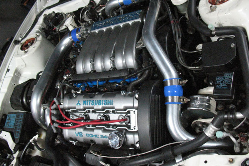 File:3kgtcruiser engine bay.jpg
