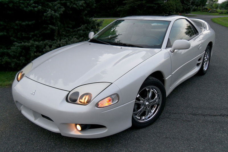 File:Tman21901 Front Doors Closed.jpg